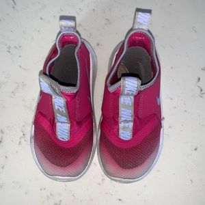 Nike pink kids shoes